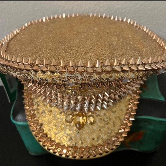 Tipsy Elves Gold Festival Hat Holiday fun - Picture 3 of 7